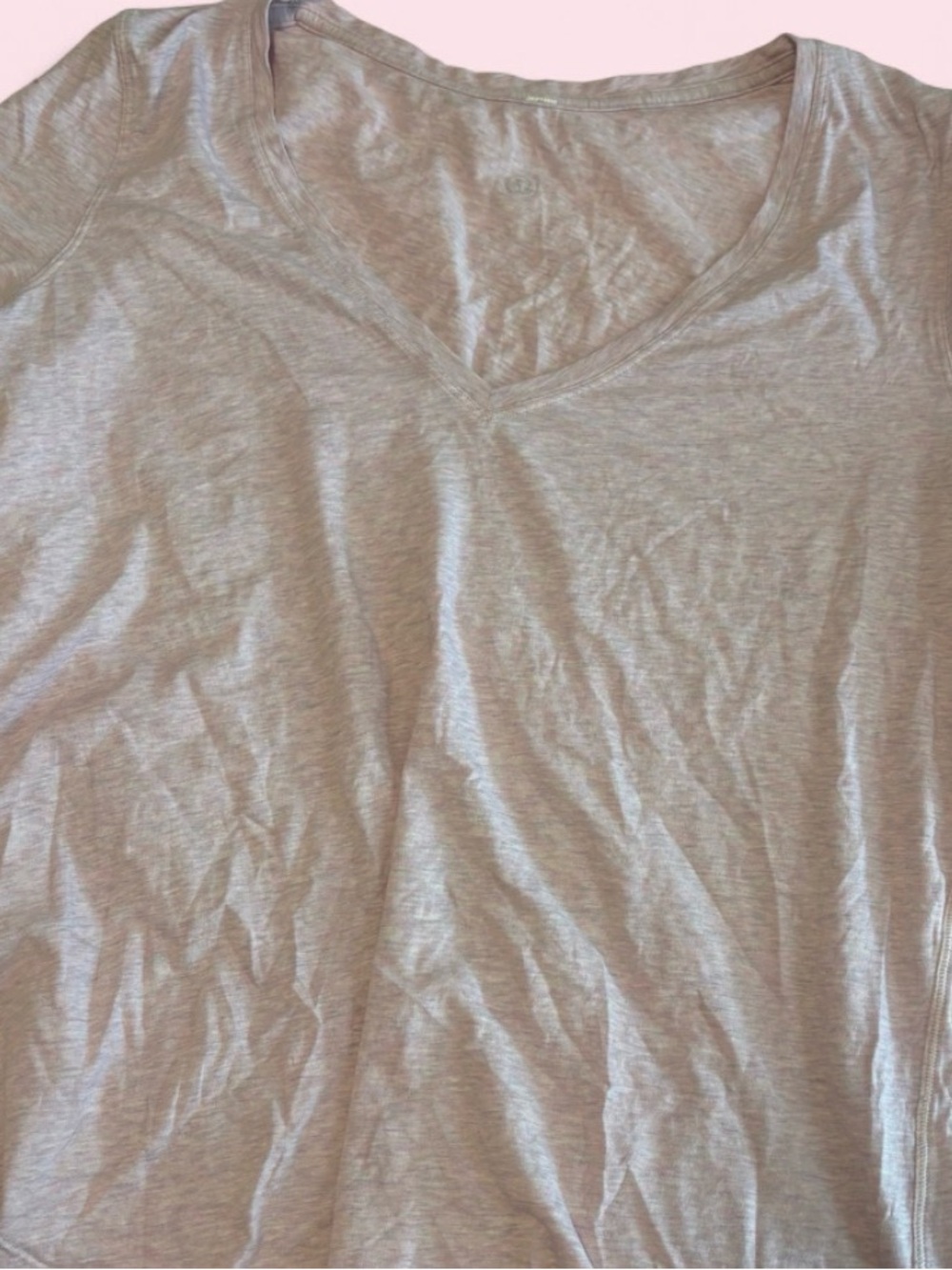 lululemon athletica Light Gray V-Neck Short Sleeve Tee